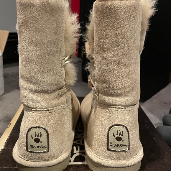 Bearpaw Abigail Boots with Box - Picture 3 of 7